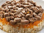 مقلوبة اللحم والجزر