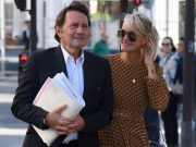 Laeticia Hallyday remercie son père pour son “aide salutaire” depuis la mort de Johnny