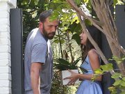 Ben Affleck fête ses 48 ans avec un tour à moto avec Ana de Armas