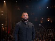 أبو علي الساحلي.. حين يتحوّل الجمهور الافتراضي إلى جمهور في المسرح